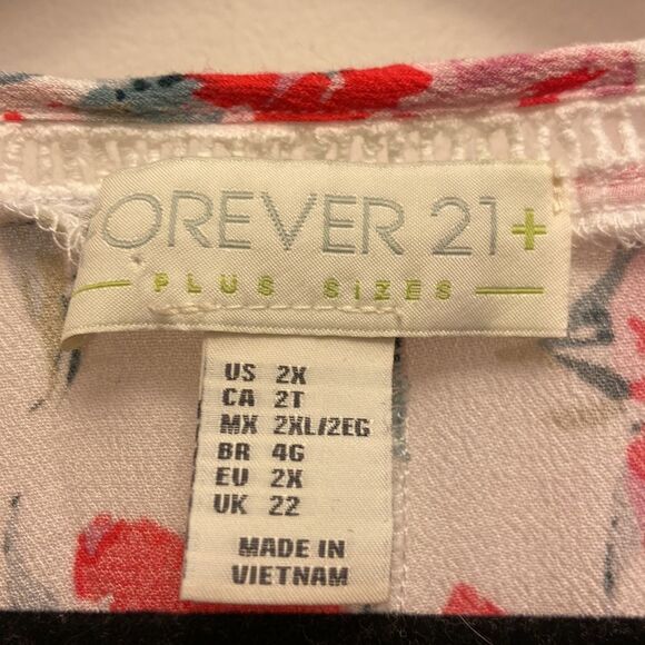 Forever 21 Plus Floral Detail Crop Blouse -‎ Size 2X - Picture 2 of 5